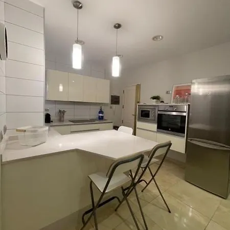 Waksman Apartment *