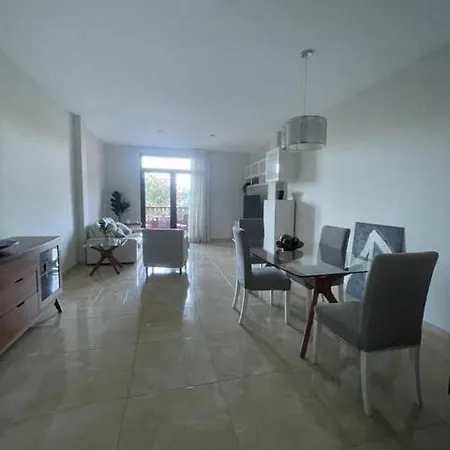 Apartment Waksman *